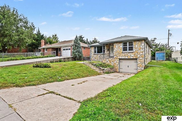 1713 N 70 Avenue, Omaha, NE 68104