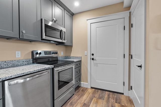 5 Batchelder Ct Apt 301, Haverhill, MA 01832