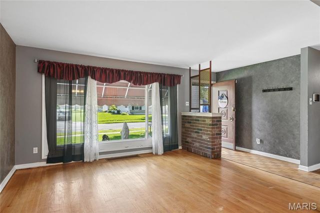 705 S Lafayette Street, Florissant, MO 63031
