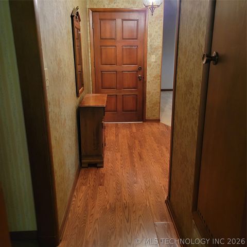 1302 SE 12th Street, Wagoner, OK 74467
