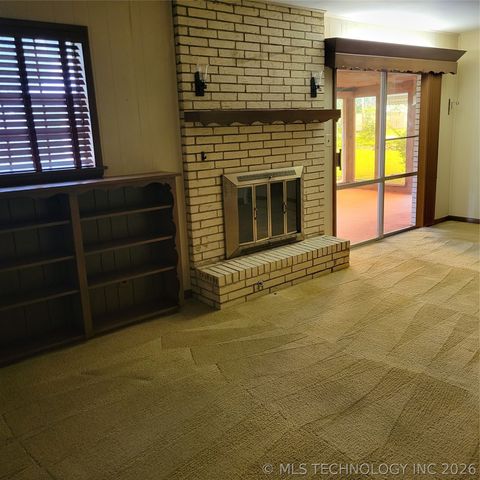 1302 SE 12th Street, Wagoner, OK 74467