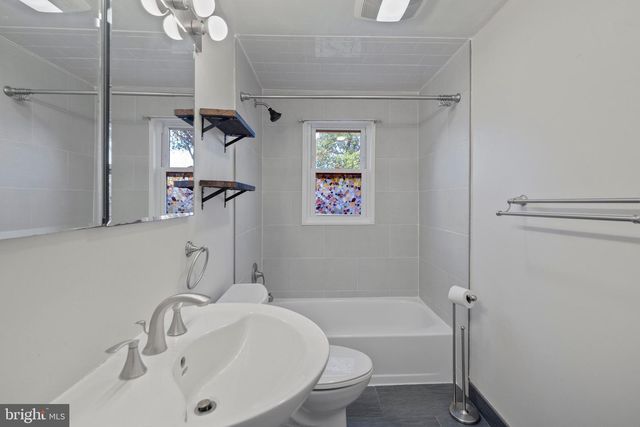 2802 TOPAZ RD, Parkville, MD 21234