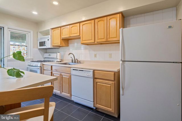 2802 TOPAZ RD, Parkville, MD 21234