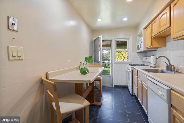 2802 TOPAZ RD, Parkville, MD 21234