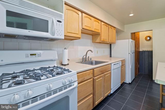 2802 TOPAZ RD, Parkville, MD 21234