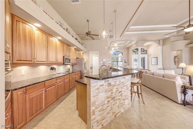 1028 Dolphin DR, Cape Coral, FL 33904