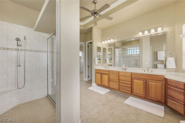 1028 Dolphin DR, Cape Coral, FL 33904