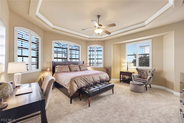 1028 Dolphin DR, Cape Coral, FL 33904