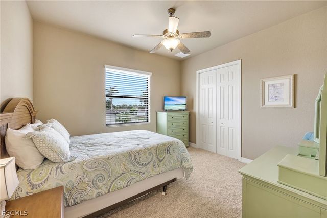 1028 Dolphin DR, Cape Coral, FL 33904