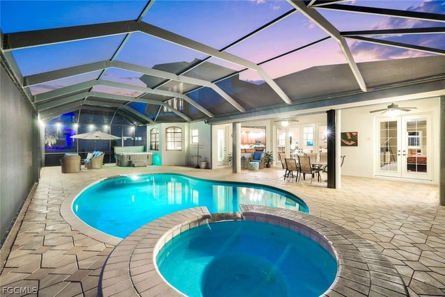 1028 Dolphin DR, Cape Coral, FL 33904