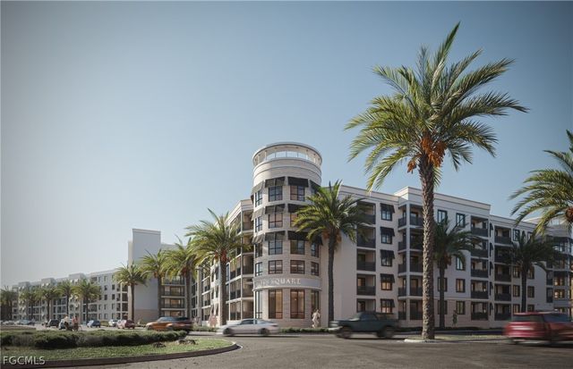 1028 Dolphin DR, Cape Coral, FL 33904