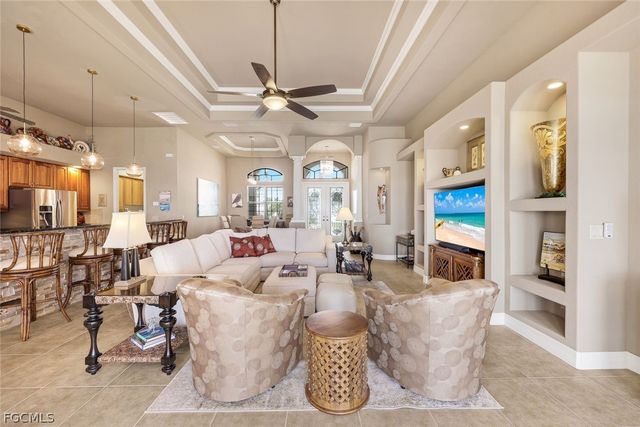 1028 Dolphin DR, Cape Coral, FL 33904