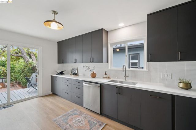 4261 Suter Street, Oakland, CA 94619