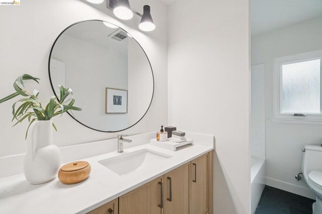 4261 Suter Street, Oakland, CA 94619