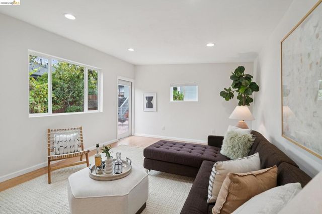 4261 Suter Street, Oakland, CA 94619