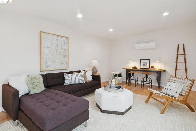 4261 Suter Street, Oakland, CA 94619