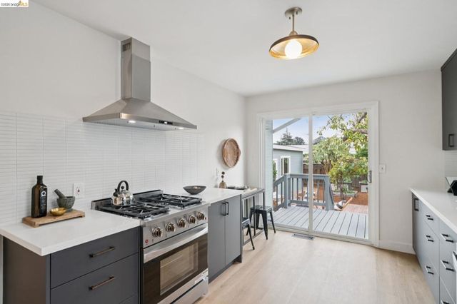 4261 Suter Street, Oakland, CA 94619