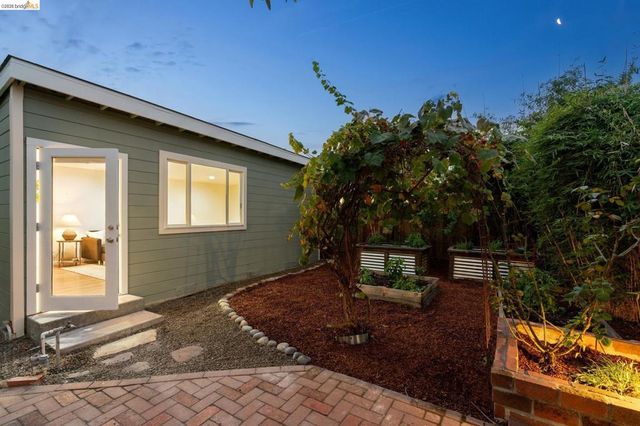 4261 Suter Street, Oakland, CA 94619