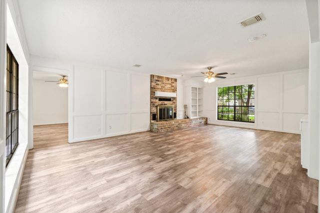 29 W Torch Pine Circle W, The Woodlands, TX 77381