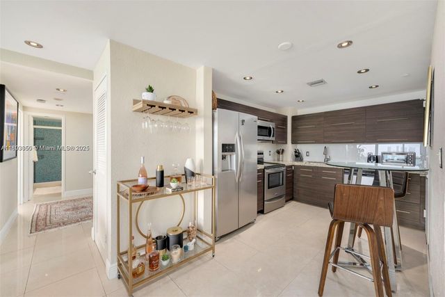 1200 West Ave 725, Miami Beach, FL 33139