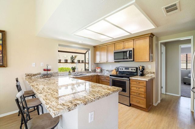 41451 Kansas Street, Palm Desert, CA 92211