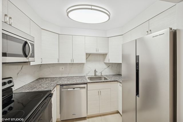 415 Wesley Avenue 45, Oak Park, IL 60302