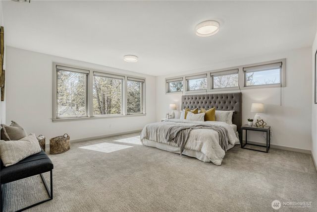 10719 Densmore Avenue N, Seattle, WA 98133