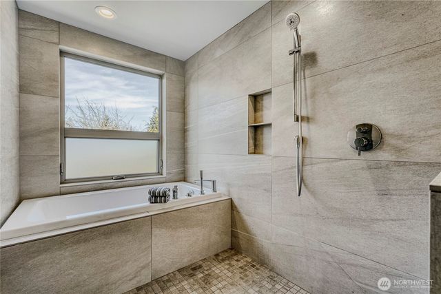 10719 Densmore Avenue N, Seattle, WA 98133