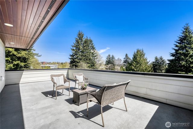 10719 Densmore Avenue N, Seattle, WA 98133