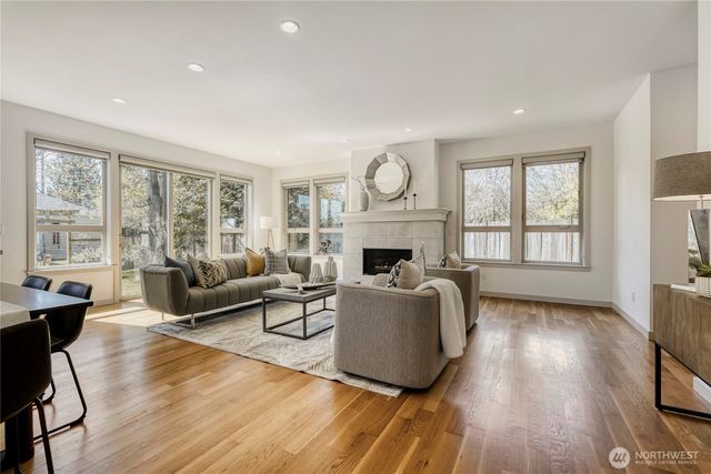 10719 Densmore Avenue N, Seattle, WA 98133