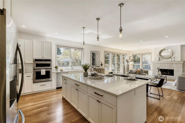 10719 Densmore Avenue N, Seattle, WA 98133