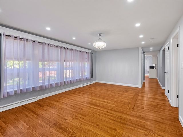 7 Fabens St, Saugus, MA 01906