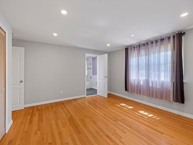 7 Fabens St, Saugus, MA 01906