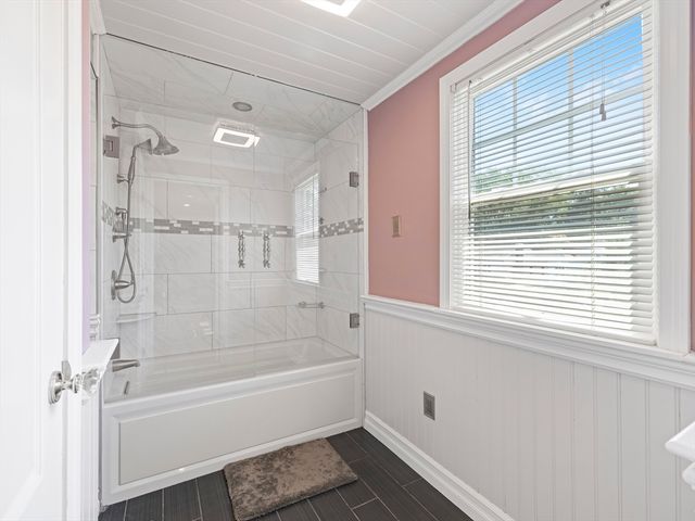 7 Fabens St, Saugus, MA 01906