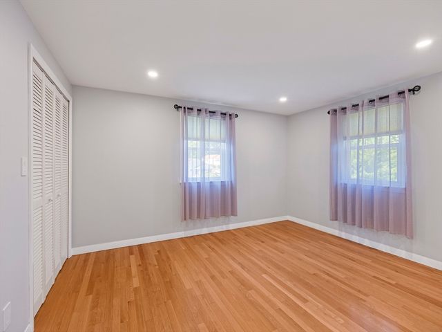 7 Fabens St, Saugus, MA 01906