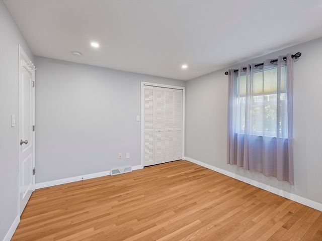 7 Fabens St, Saugus, MA 01906
