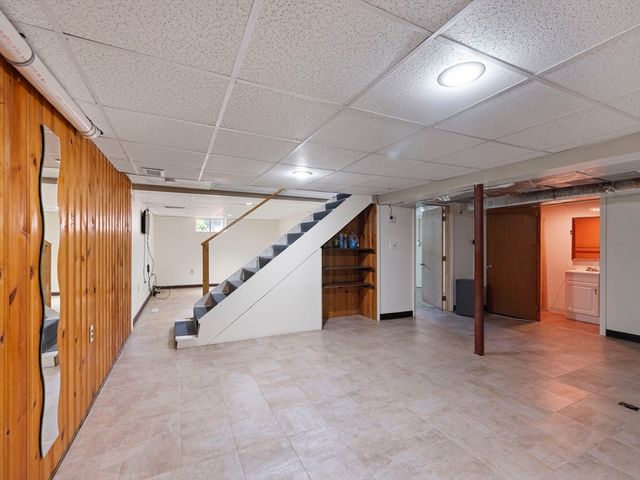 7 Fabens St, Saugus, MA 01906