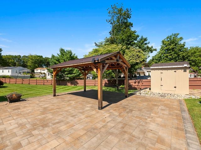 7 Fabens St, Saugus, MA 01906