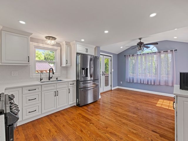 7 Fabens St, Saugus, MA 01906