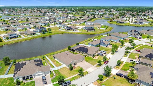 417 BLUE LAKE CIRCLE, Kissimmee, FL 34758