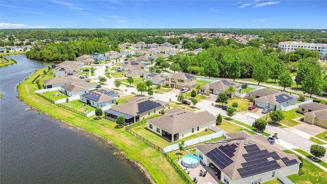 417 BLUE LAKE CIRCLE, Kissimmee, FL 34758
