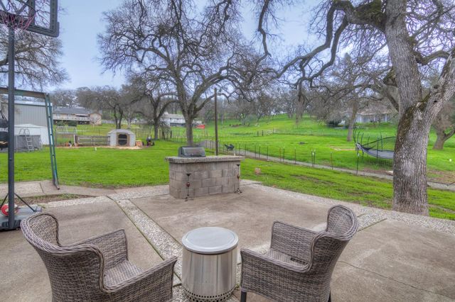 7535 Baldwin St, Valley Springs, CA 95252