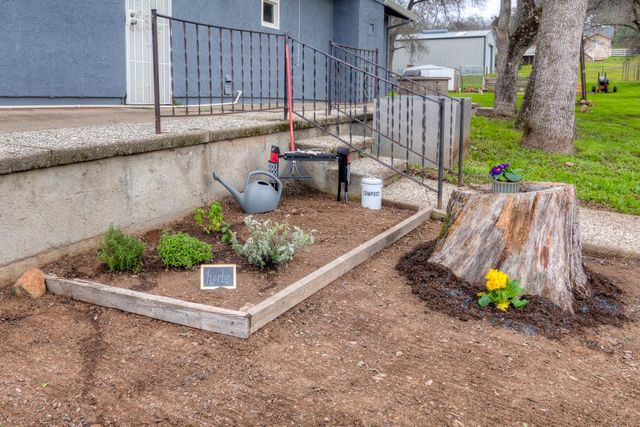 7535 Baldwin St, Valley Springs, CA 95252