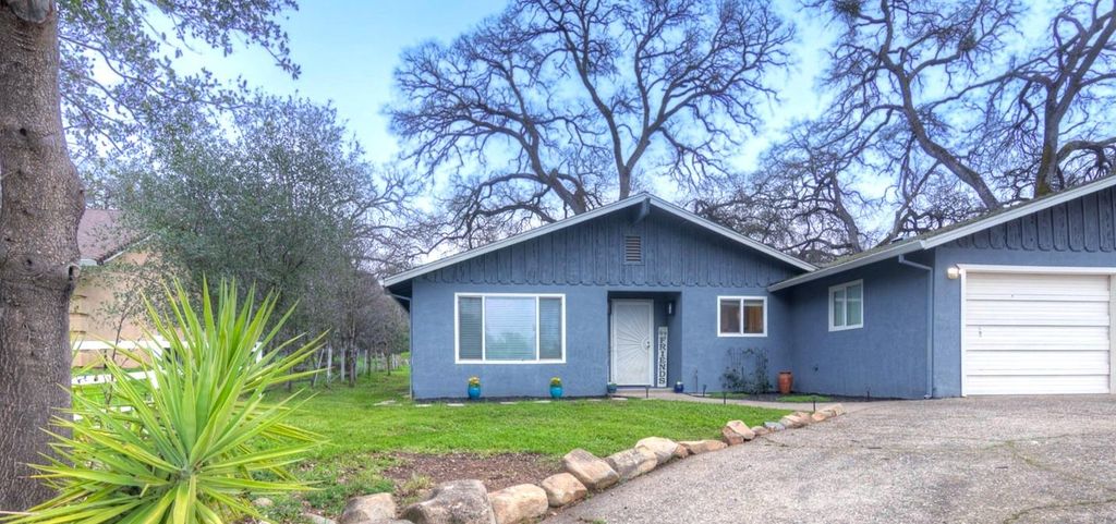 7535 Baldwin St, Valley Springs, CA 95252