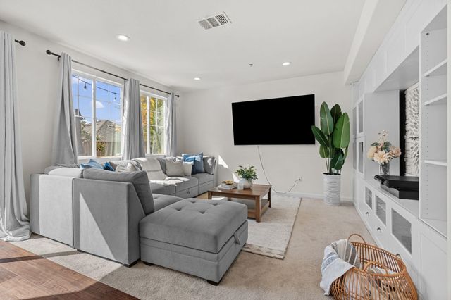 663 Falling Star Drive, Martinez, CA 94553