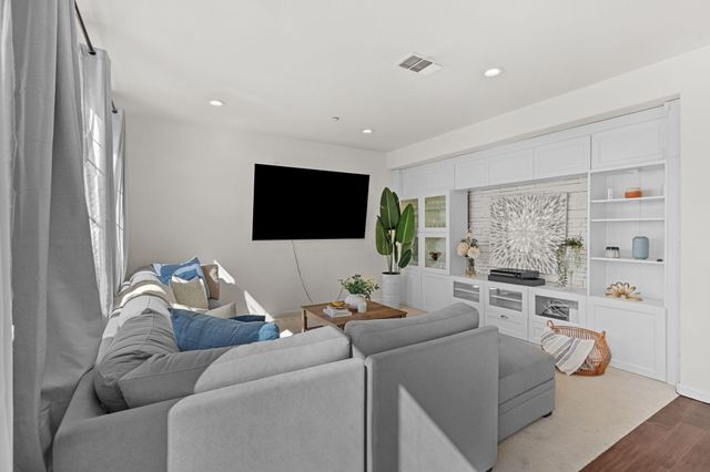 663 Falling Star Drive, Martinez, CA 94553