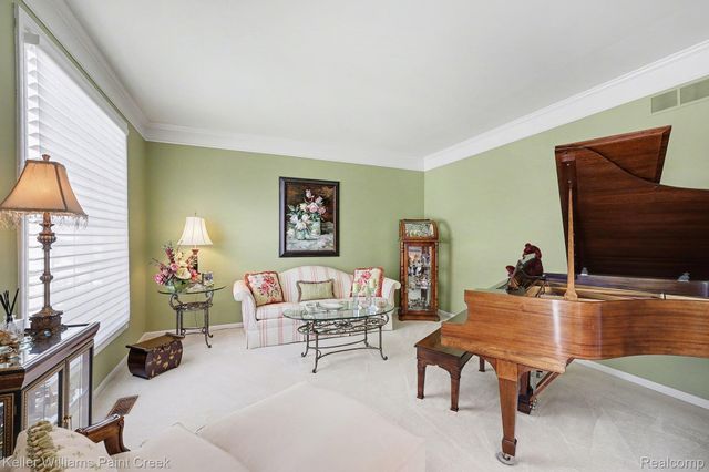 4179 Wincrest Lane, Oakland Charter Township, MI 48306