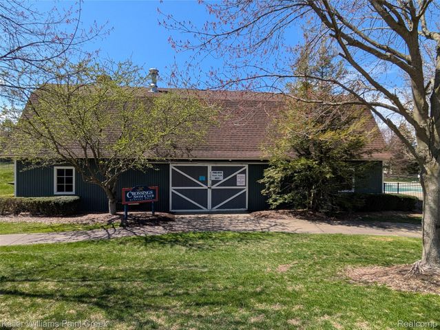 4179 Wincrest Lane, Oakland Charter Township, MI 48306