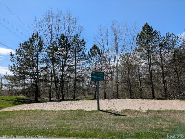 4179 Wincrest Lane, Oakland Charter Township, MI 48306