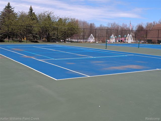 4179 Wincrest Lane, Oakland Charter Township, MI 48306